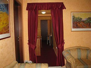 Salandra Pensión 4*